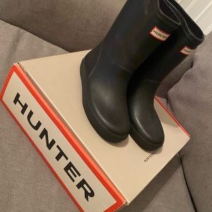 Black hunter rain boots, size 11 kids